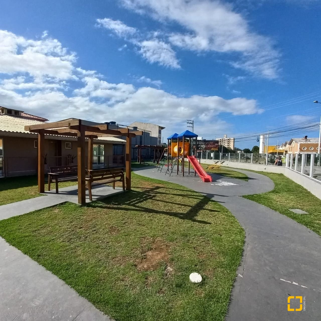 Apartamento com 55m², 2 quartos, 1 garagem, no bairro Areias em São José
