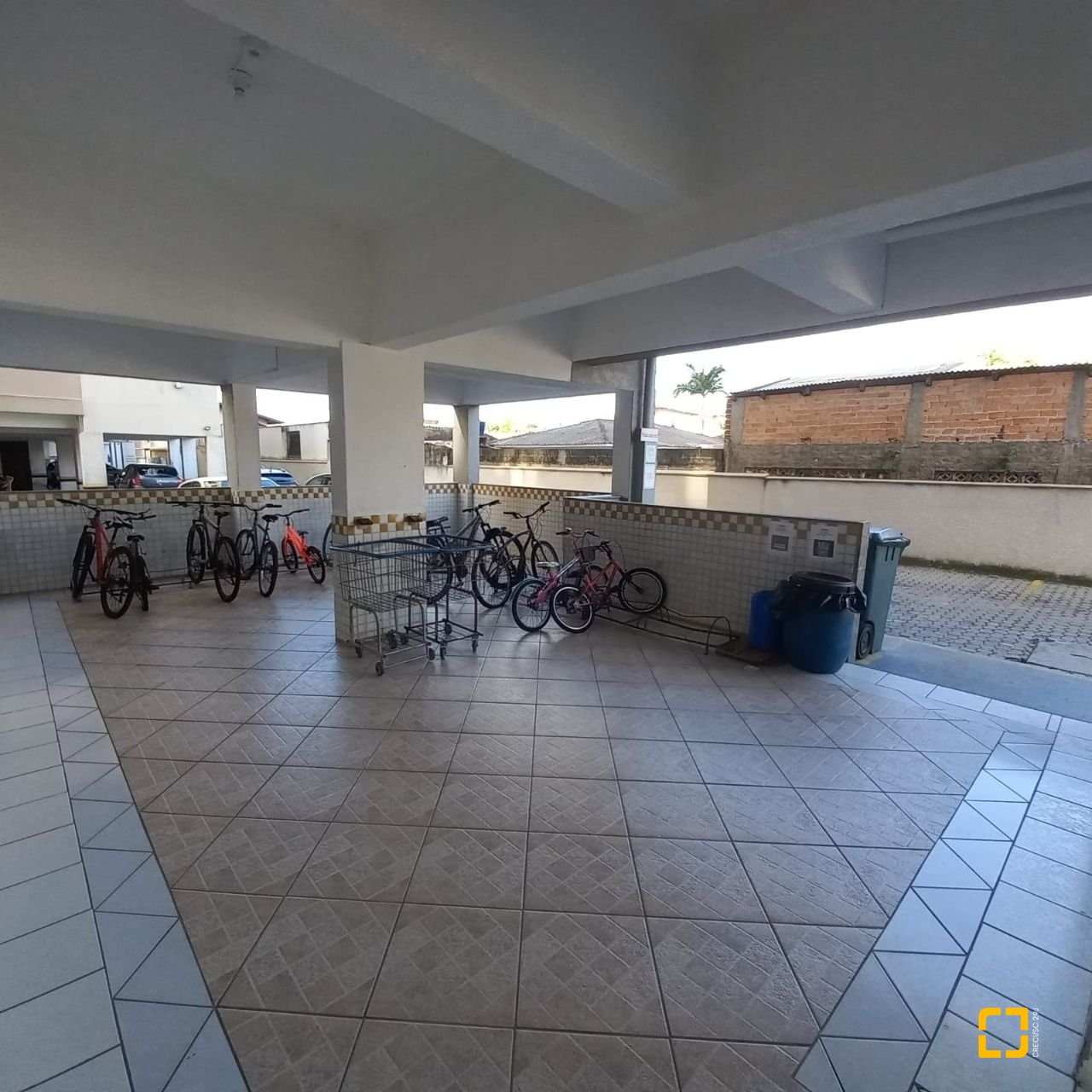 Apartamento com 55m², 2 quartos, 1 garagem, no bairro Areias em São José