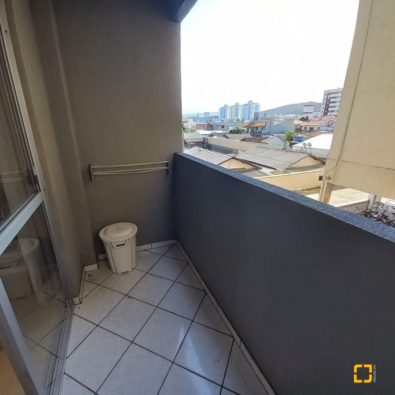 Apartamento com 55m², 2 quartos, 1 garagem, no bairro Areias em São José