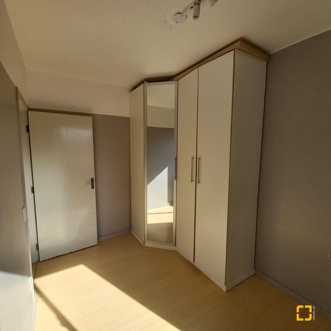 Apartamento com 55m², 2 quartos, 1 garagem, no bairro Areias em São José