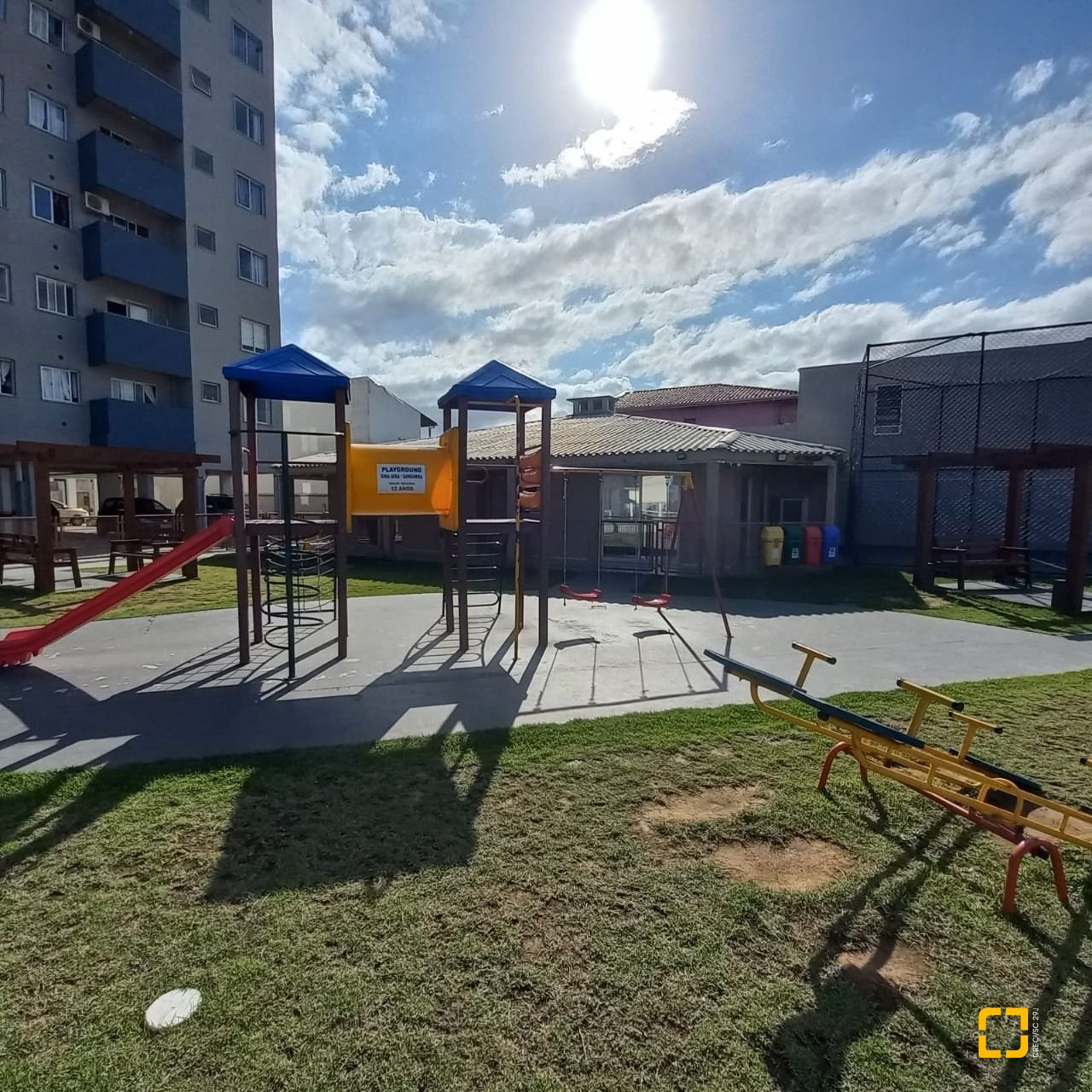 Apartamento com 55m², 2 quartos, 1 garagem, no bairro Areias em São José