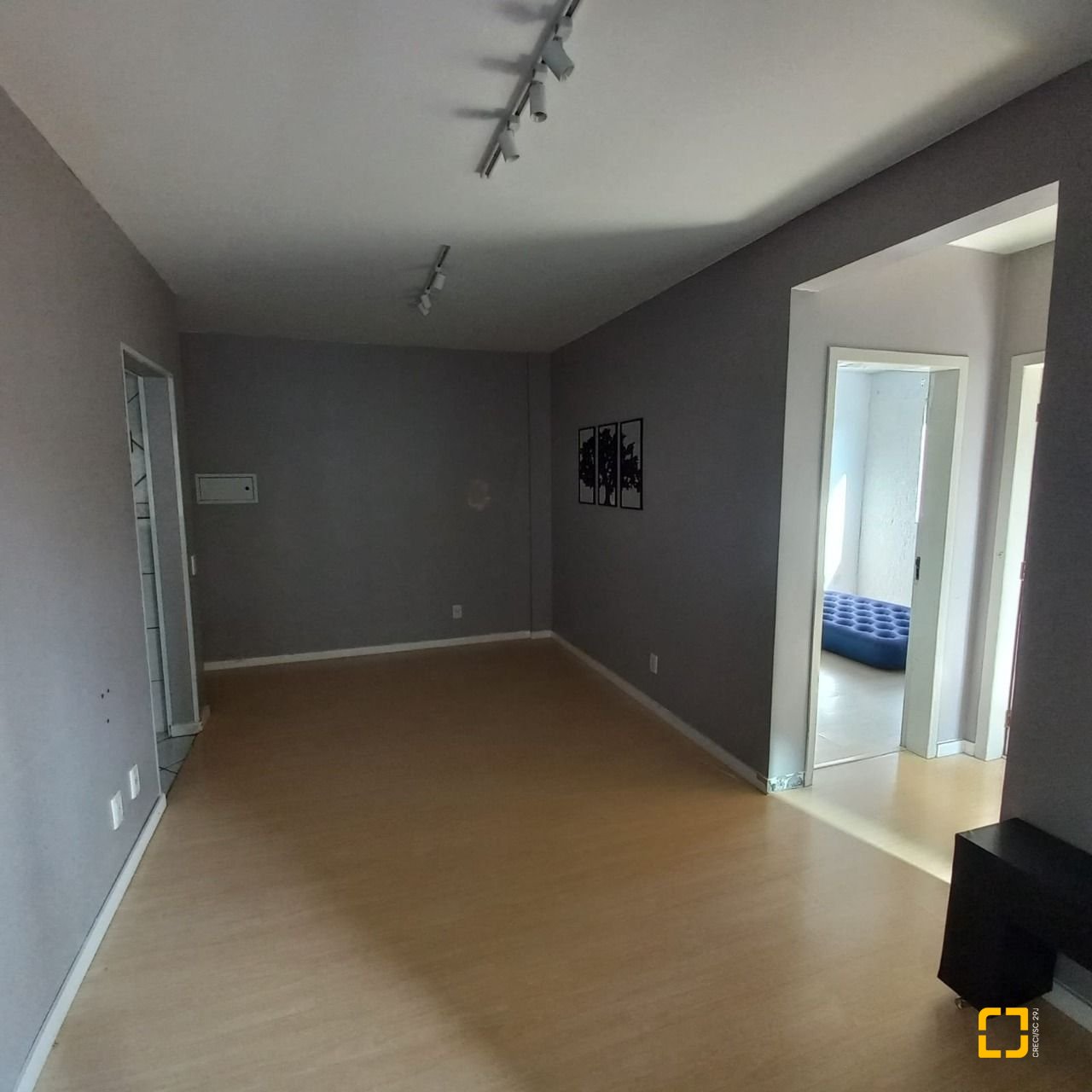 Apartamento com 55m², 2 quartos, 1 garagem, no bairro Areias em São José