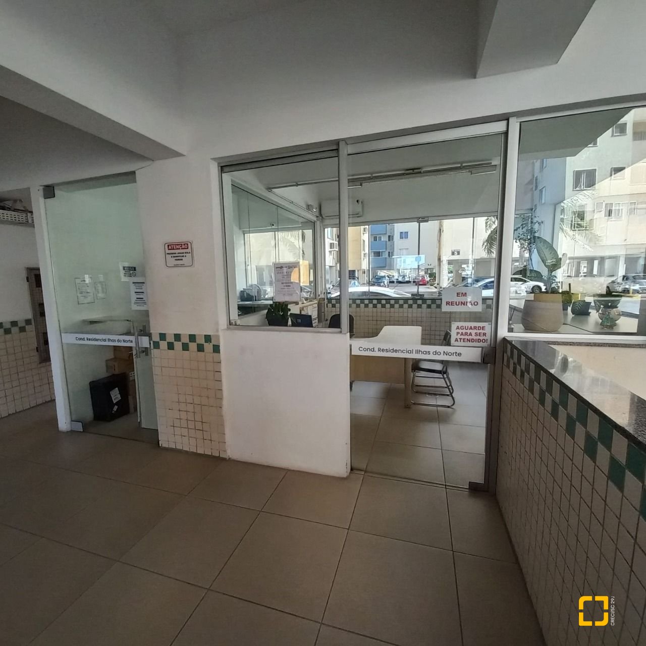 Apartamento com 55m², 2 quartos, 1 garagem, no bairro Areias em São José