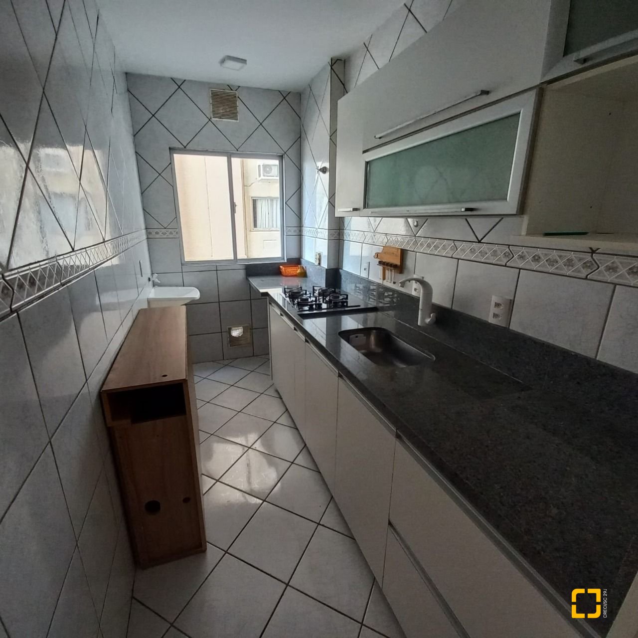 Apartamento com 55m², 2 quartos, 1 garagem, no bairro Areias em São José