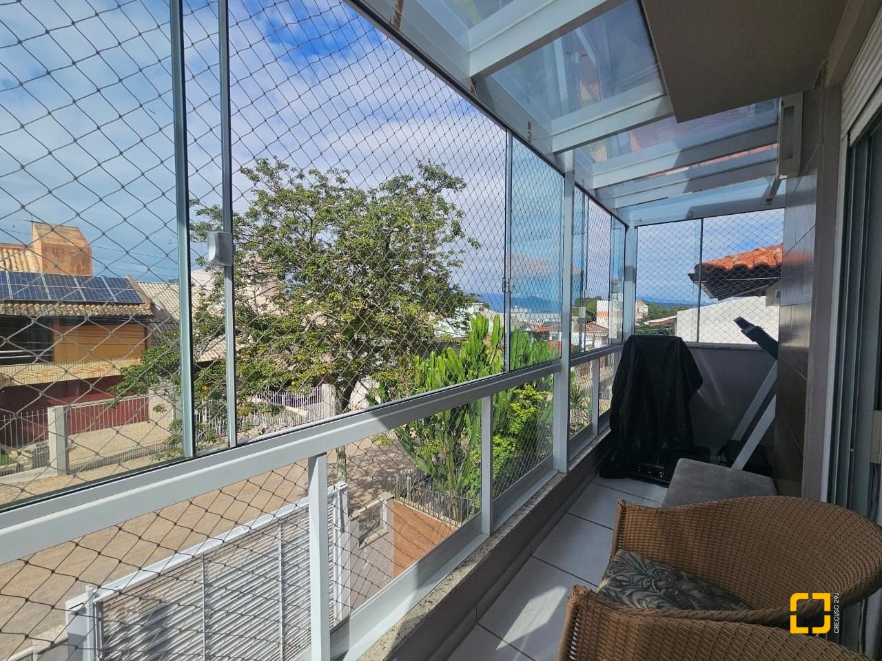Casa com 220m², 4 quartos (sendo 1 suíte), 3 garagens, no bairro Bom Abrigo em Florianópolis