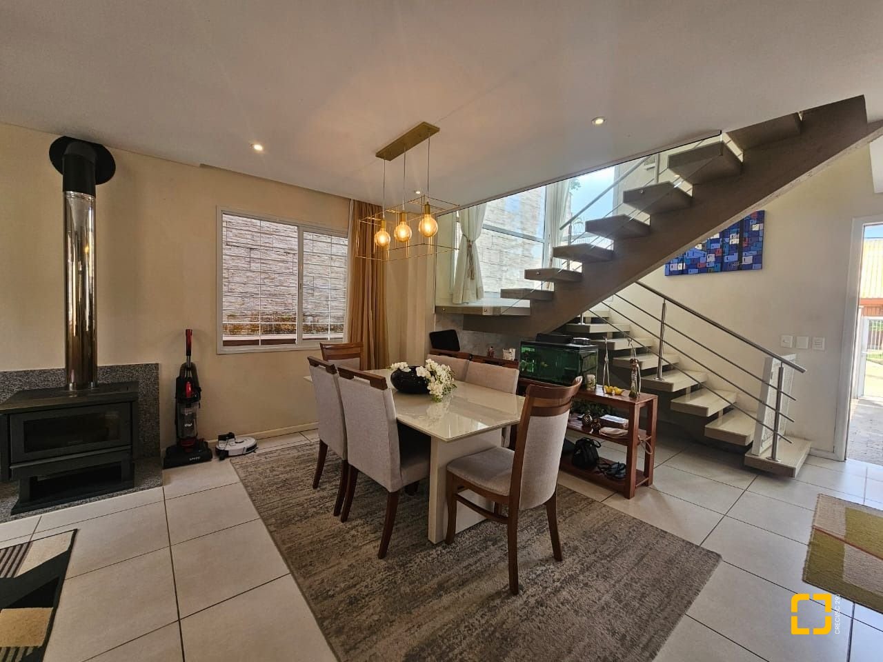 Casa com 220m², 4 quartos (sendo 1 suíte), 3 garagens, no bairro Bom Abrigo em Florianópolis
