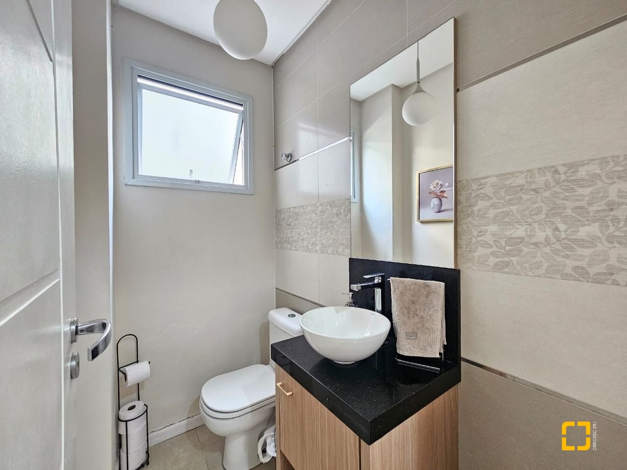 Casa com 220m², 4 quartos (sendo 1 suíte), 3 garagens, no bairro Bom Abrigo em Florianópolis