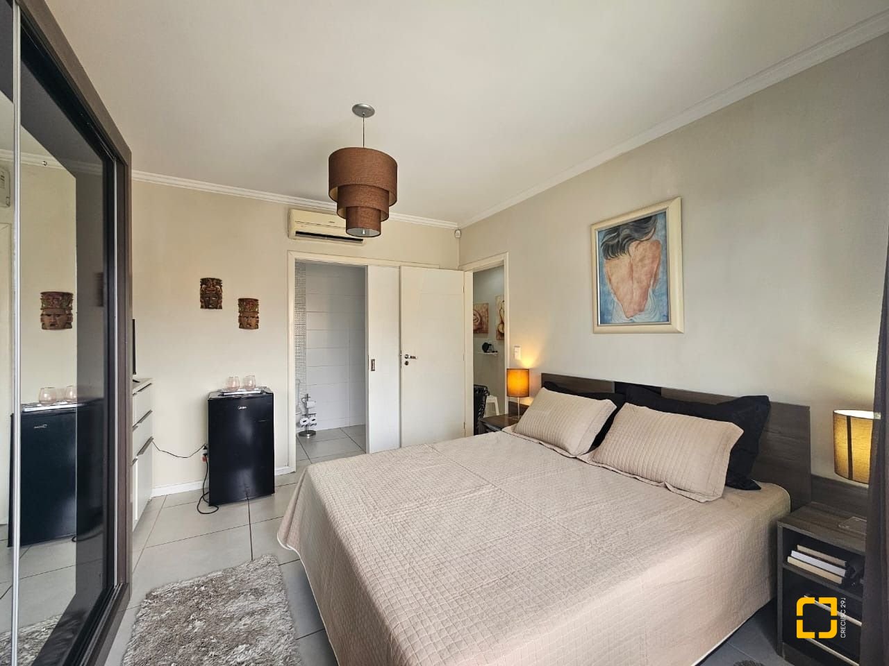 Casa com 220m², 4 quartos (sendo 1 suíte), 3 garagens, no bairro Bom Abrigo em Florianópolis