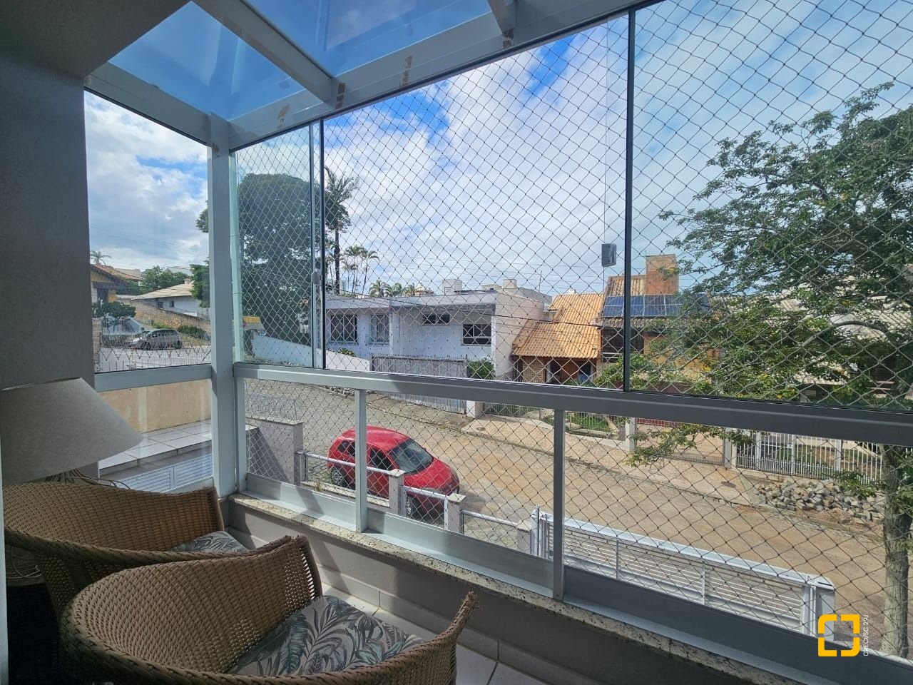 Casa com 220m², 4 quartos (sendo 1 suíte), 3 garagens, no bairro Bom Abrigo em Florianópolis