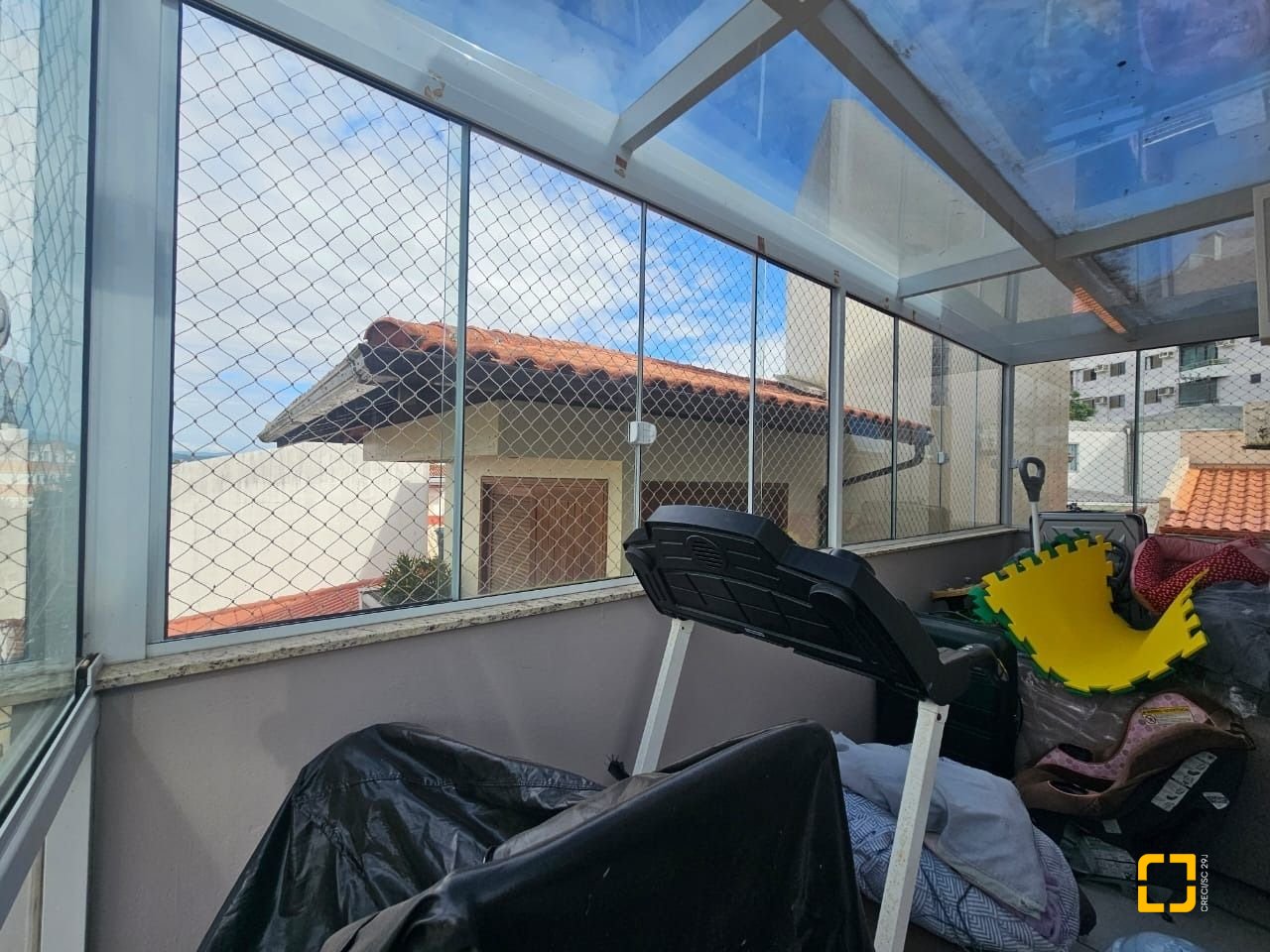 Casa com 220m², 4 quartos (sendo 1 suíte), 3 garagens, no bairro Bom Abrigo em Florianópolis