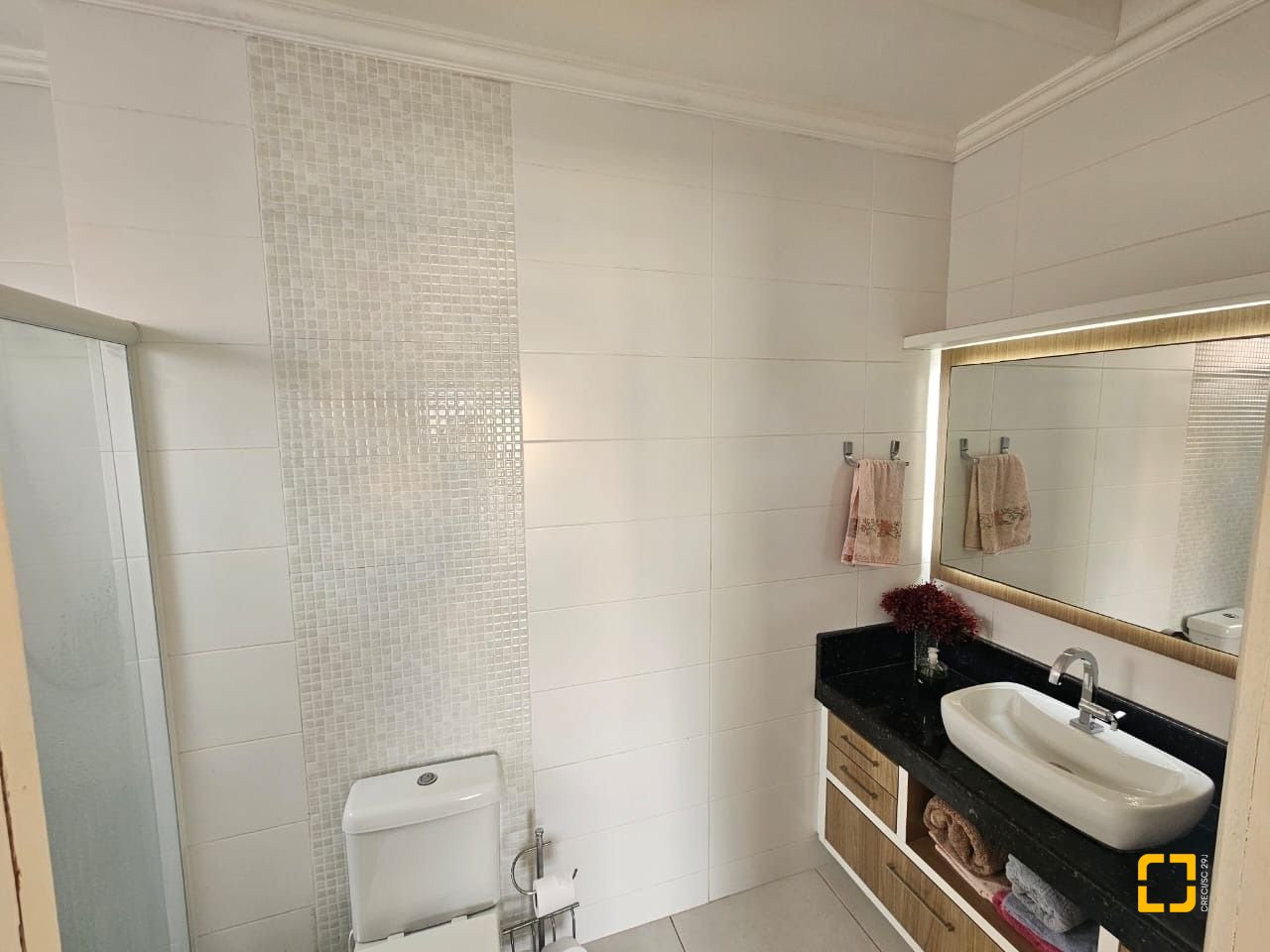Casa com 220m², 4 quartos (sendo 1 suíte), 3 garagens, no bairro Bom Abrigo em Florianópolis