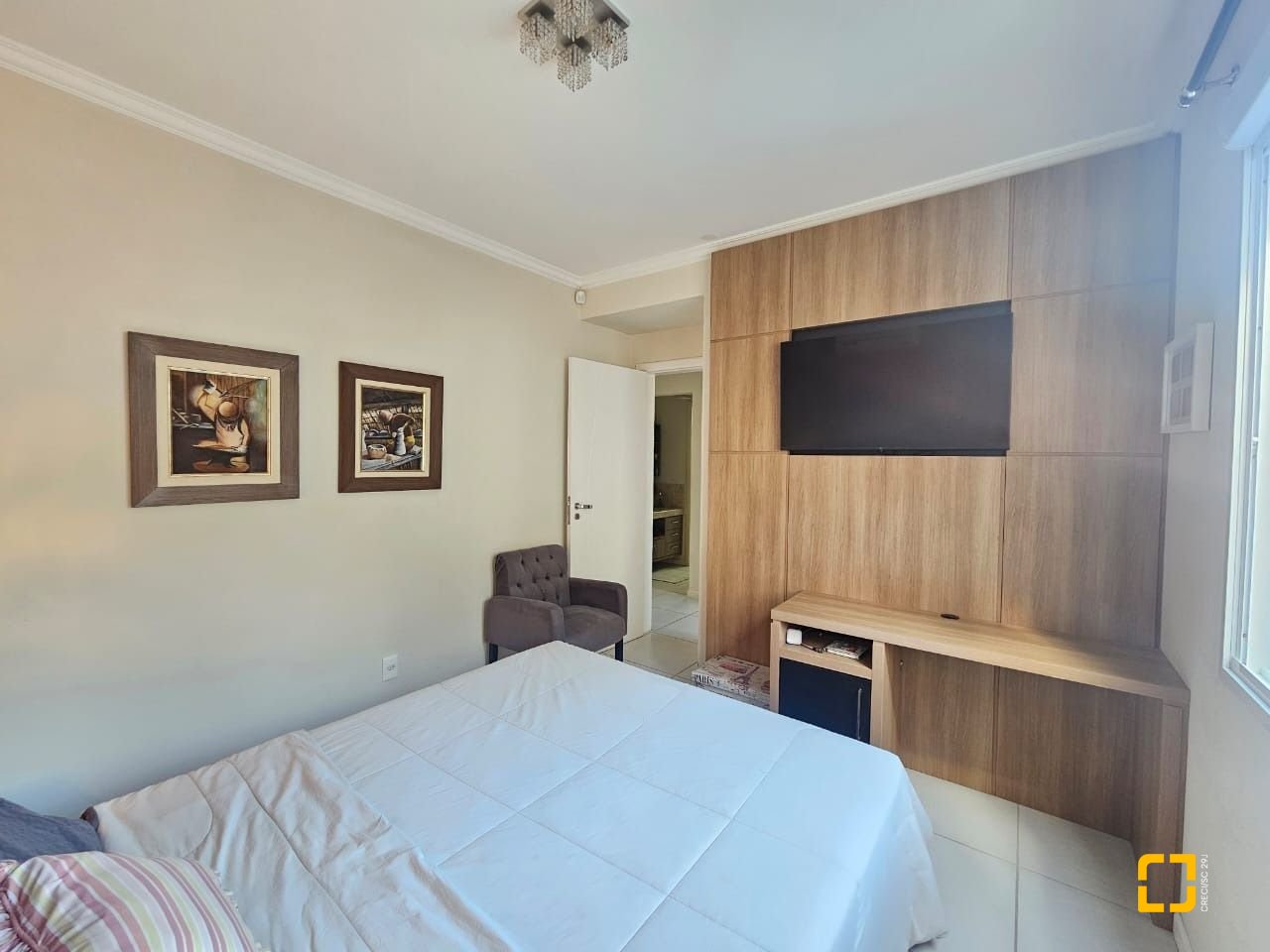 Casa com 220m², 4 quartos (sendo 1 suíte), 3 garagens, no bairro Bom Abrigo em Florianópolis
