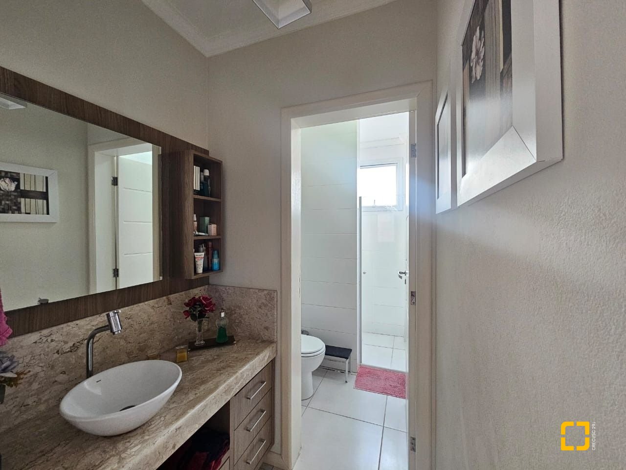 Casa com 220m², 4 quartos (sendo 1 suíte), 3 garagens, no bairro Bom Abrigo em Florianópolis