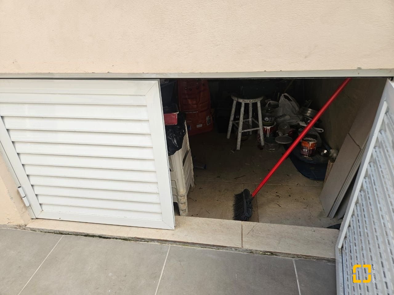 Casa com 220m², 4 quartos (sendo 1 suíte), 3 garagens, no bairro Bom Abrigo em Florianópolis
