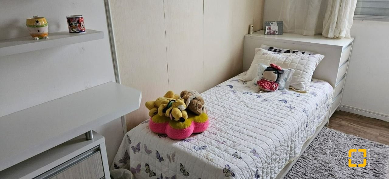 Apartamento com 101m², 4 quartos (sendo 1 suíte), 1 garagem, no bairro Canto em Florianópolis
