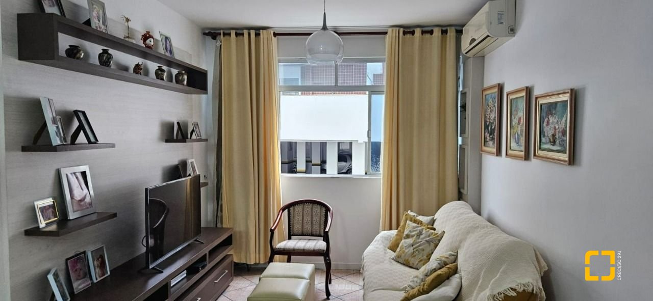 Apartamento com 101m², 4 quartos (sendo 1 suíte), 1 garagem, no bairro Canto em Florianópolis