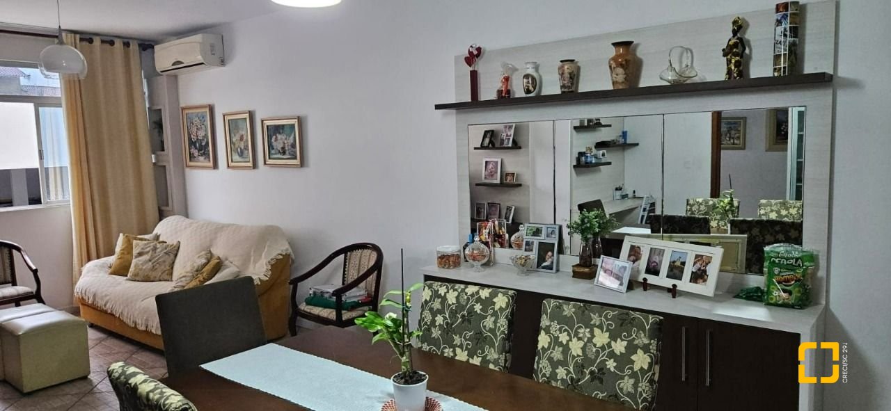 Apartamento com 101m², 4 quartos (sendo 1 suíte), 1 garagem, no bairro Canto em Florianópolis