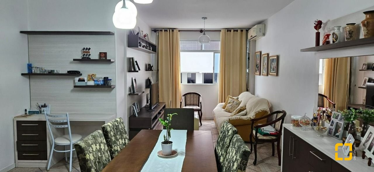 Apartamento com 101m², 4 quartos (sendo 1 suíte), 1 garagem, no bairro Canto em Florianópolis