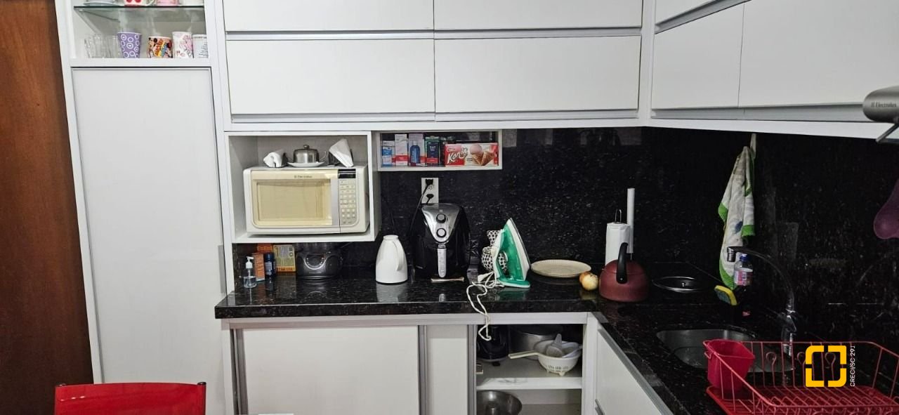 Apartamento com 101m², 4 quartos (sendo 1 suíte), 1 garagem, no bairro Canto em Florianópolis