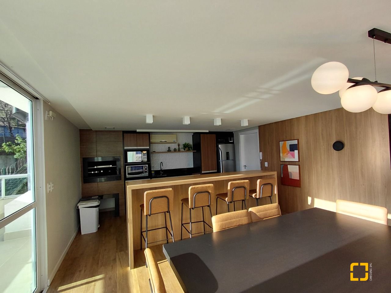 Apartamento com 77m², 3 quartos (sendo 1 suíte), 2 garagens, no bairro Itacorubi em Florianópolis