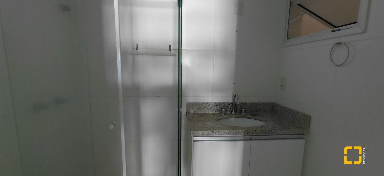 Apartamento com 77m², 3 quartos (sendo 1 suíte), 2 garagens, no bairro Itacorubi em Florianópolis