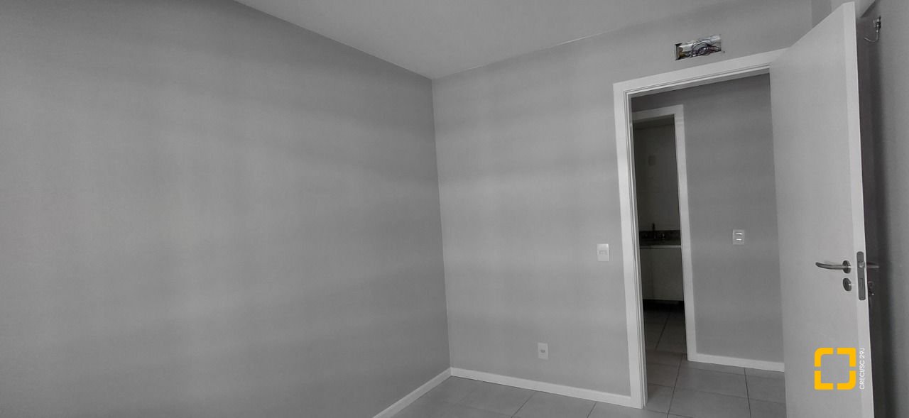 Apartamento com 77m², 3 quartos (sendo 1 suíte), 2 garagens, no bairro Itacorubi em Florianópolis