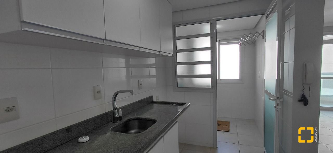Apartamento com 77m², 3 quartos (sendo 1 suíte), 2 garagens, no bairro Itacorubi em Florianópolis