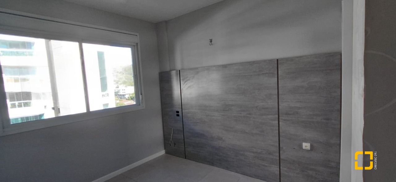 Apartamento com 77m², 3 quartos (sendo 1 suíte), 2 garagens, no bairro Itacorubi em Florianópolis