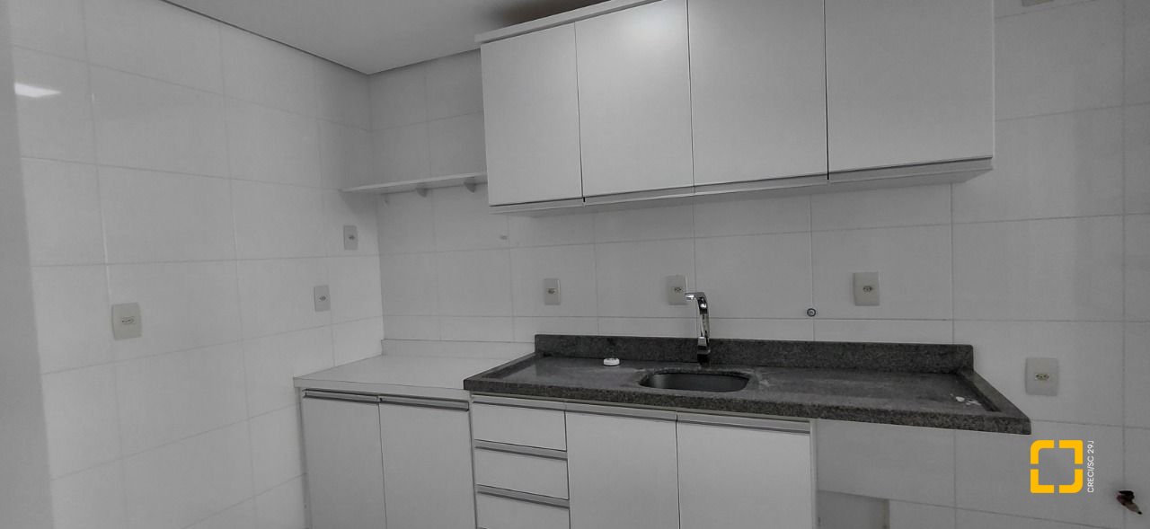 Apartamento com 77m², 3 quartos (sendo 1 suíte), 2 garagens, no bairro Itacorubi em Florianópolis