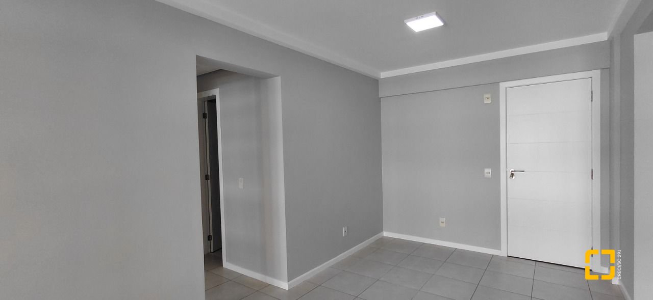 Apartamento com 77m², 3 quartos (sendo 1 suíte), 2 garagens, no bairro Itacorubi em Florianópolis