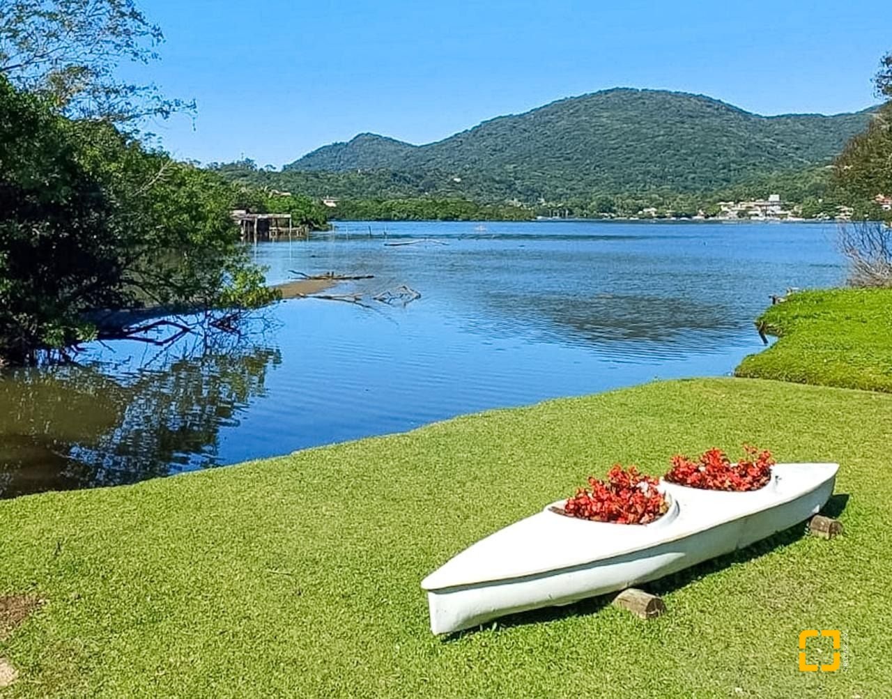 Casa de Condomínio com 73m², 2 quartos, 1 garagem, no bairro Lagoa da Conceição em Florianópolis