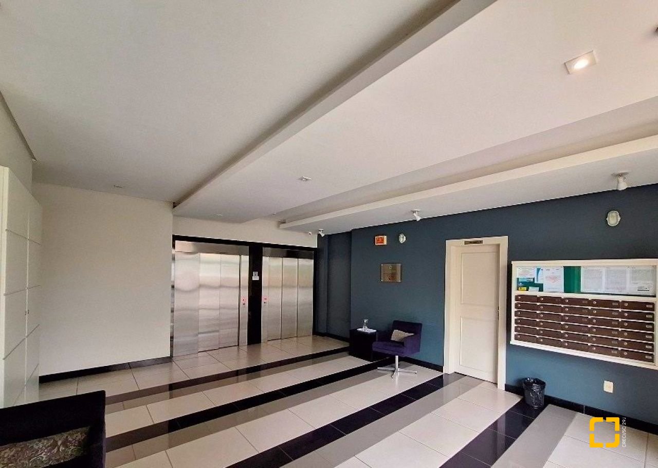 Cobertura com 116m², 3 quartos (sendo 1 suíte), 2 garagens, no bairro Capoeiras em Florianópolis