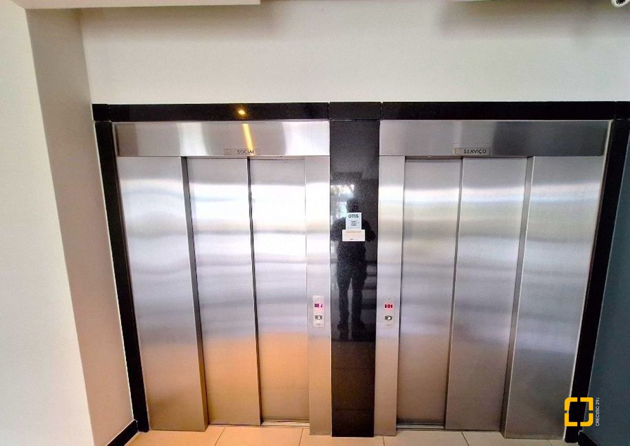 Cobertura com 116m², 3 quartos (sendo 1 suíte), 2 garagens, no bairro Capoeiras em Florianópolis