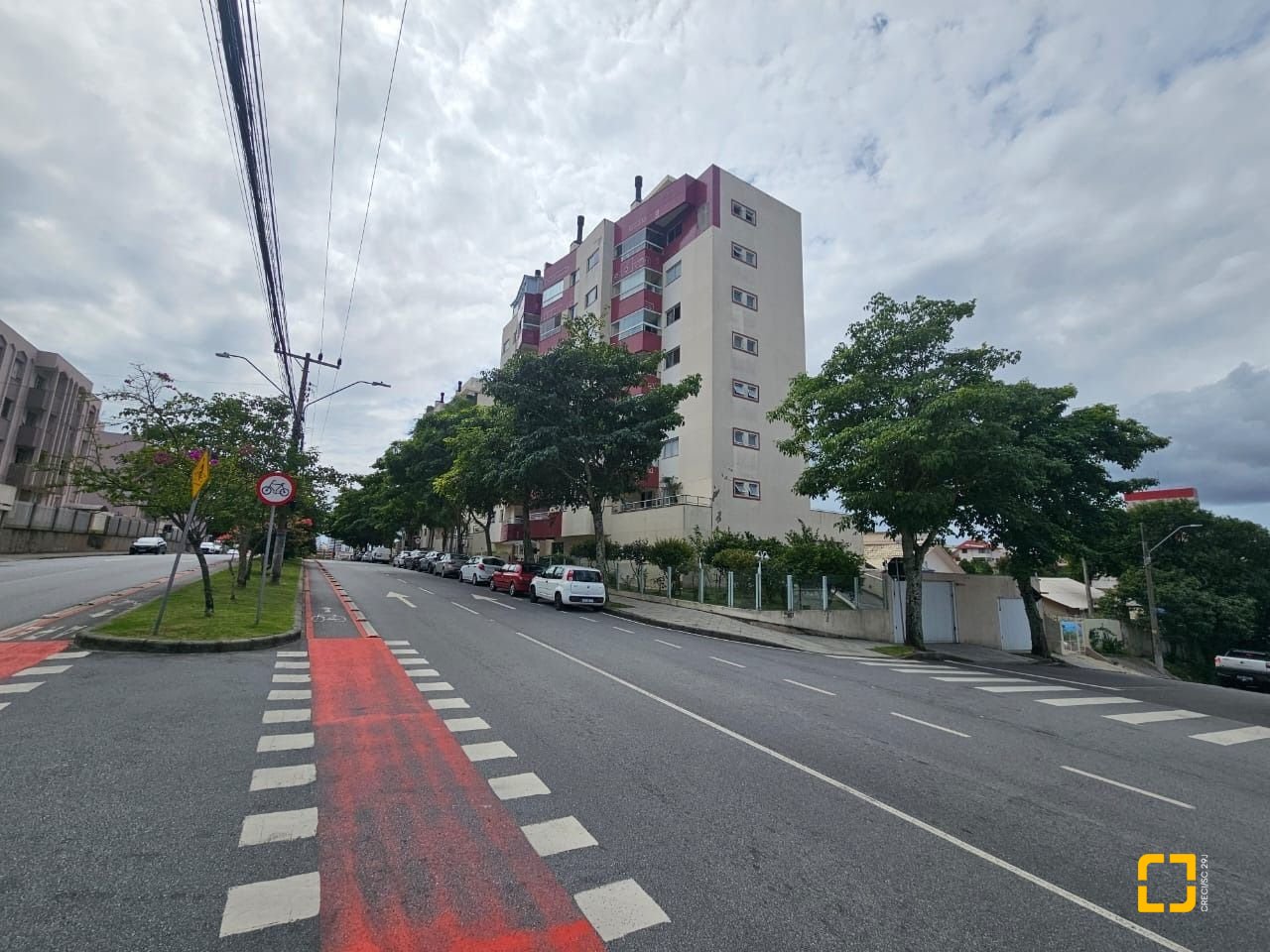Cobertura com 116m², 3 quartos (sendo 1 suíte), 2 garagens, no bairro Capoeiras em Florianópolis