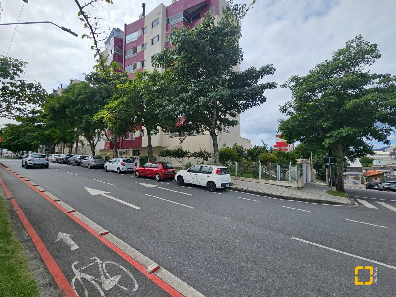 Cobertura com 116m², 3 quartos (sendo 1 suíte), 2 garagens, no bairro Capoeiras em Florianópolis