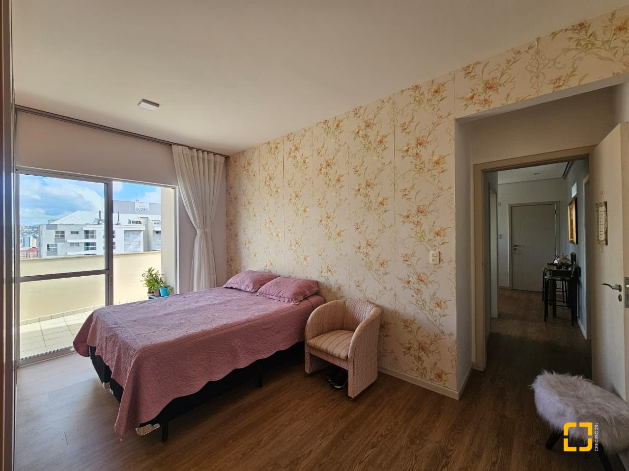 Cobertura com 116m², 3 quartos (sendo 1 suíte), 2 garagens, no bairro Capoeiras em Florianópolis