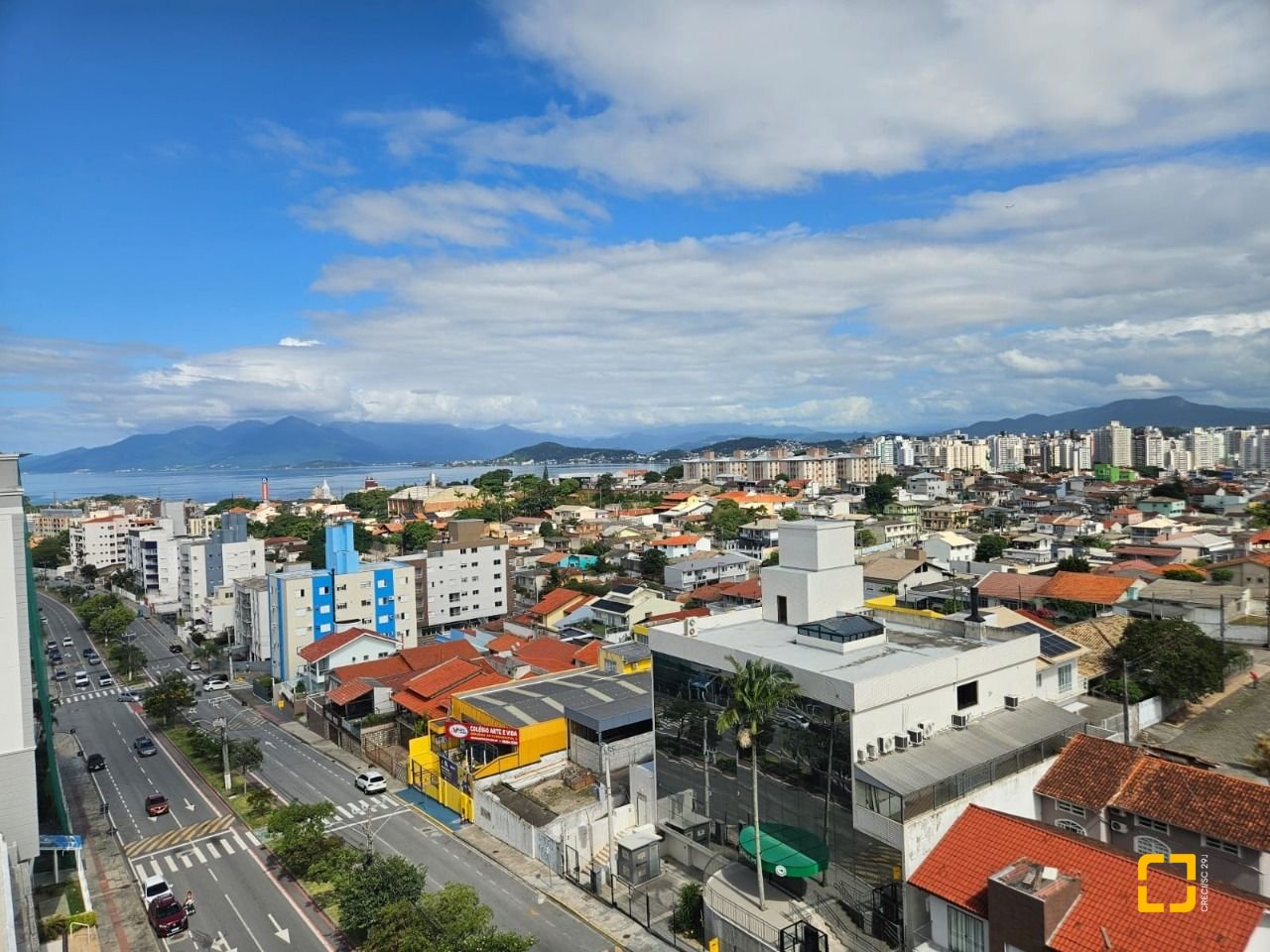 Cobertura com 116m², 3 quartos (sendo 1 suíte), 2 garagens, no bairro Capoeiras em Florianópolis