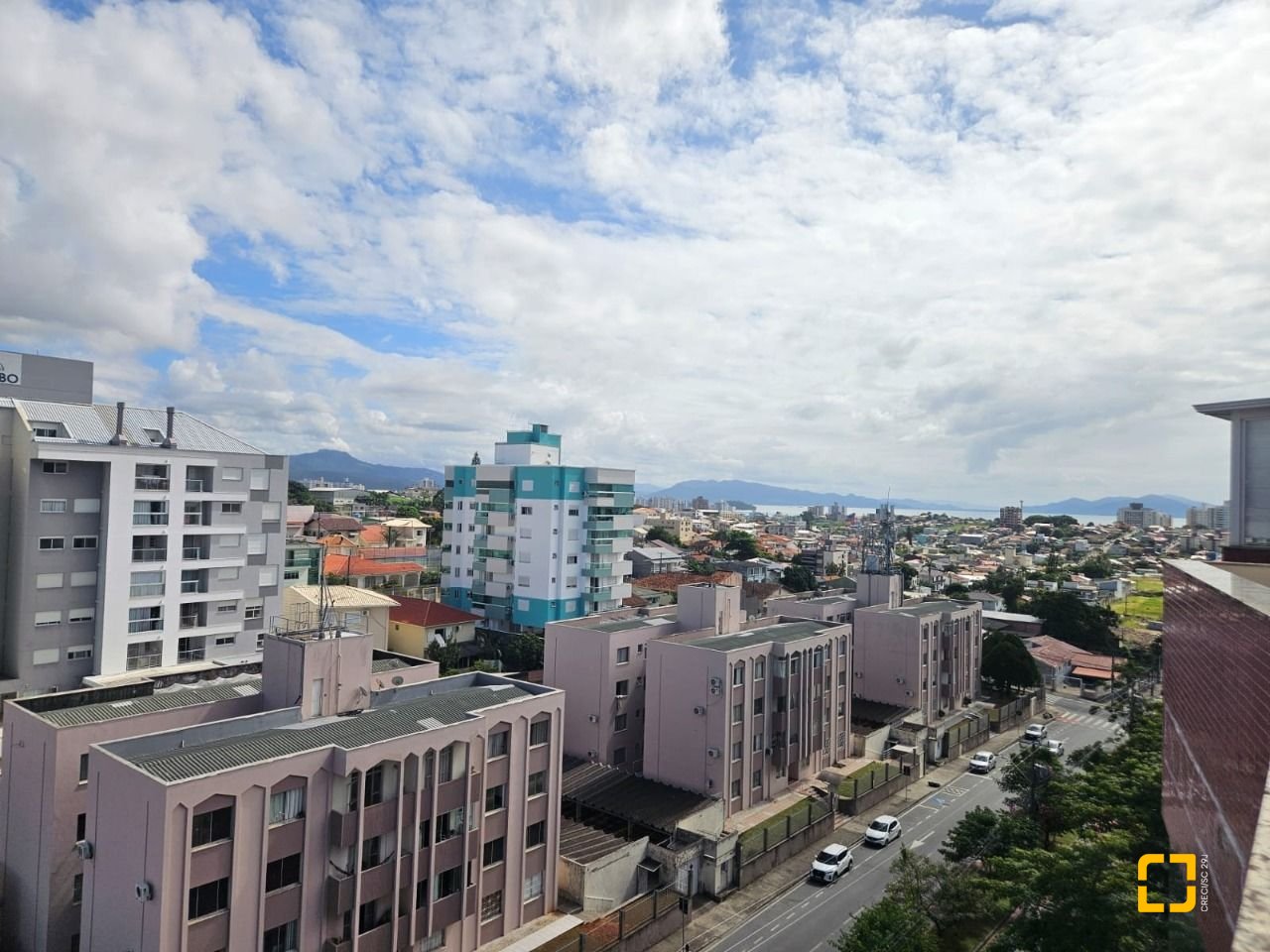 Cobertura com 116m², 3 quartos (sendo 1 suíte), 2 garagens, no bairro Capoeiras em Florianópolis