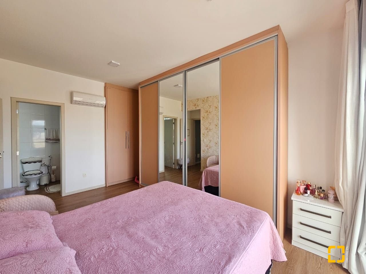Cobertura com 116m², 3 quartos (sendo 1 suíte), 2 garagens, no bairro Capoeiras em Florianópolis