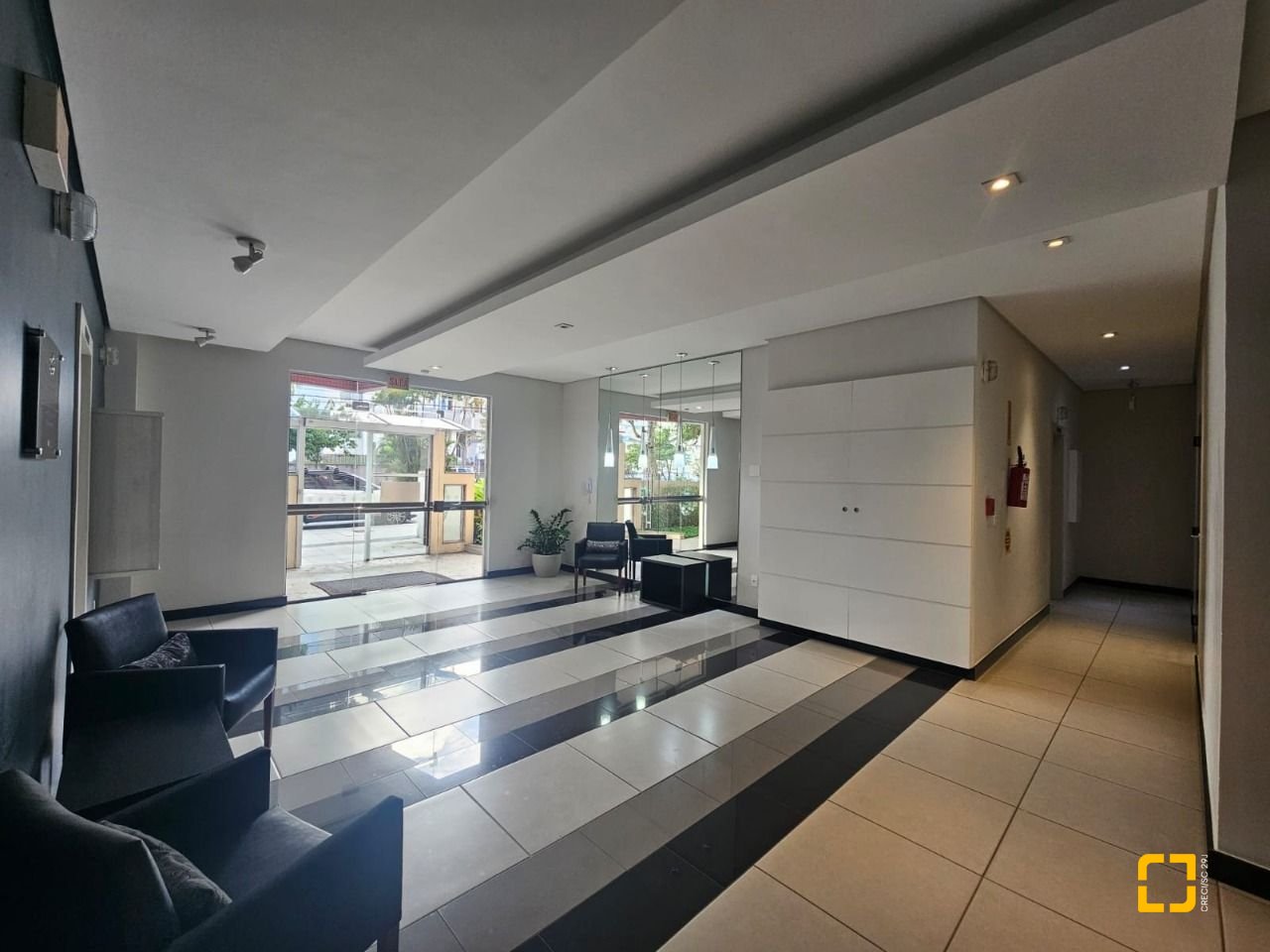 Cobertura com 116m², 3 quartos (sendo 1 suíte), 2 garagens, no bairro Capoeiras em Florianópolis