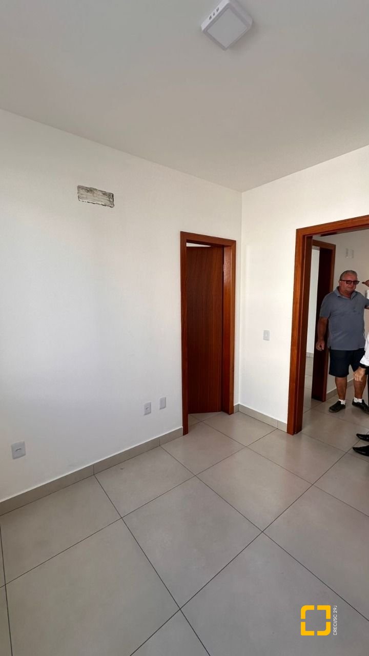 Casa com 105m², 3 quartos (sendo 2 suítes), 1 garagem, no bairro Serraria em São José