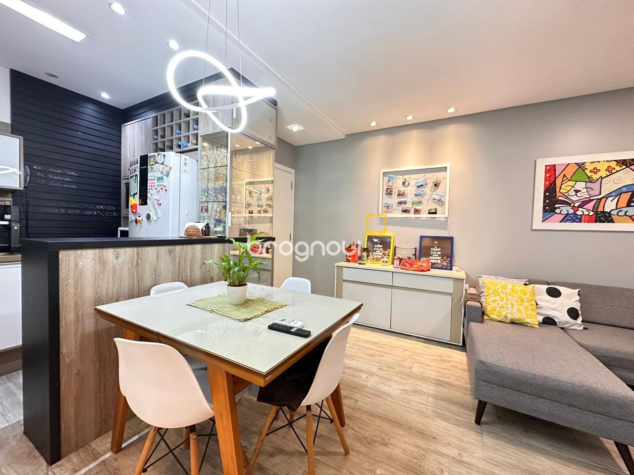 Apartamento com 83m², 3 quartos (sendo 1 suíte), 1 garagem, no bairro Campinas em São José