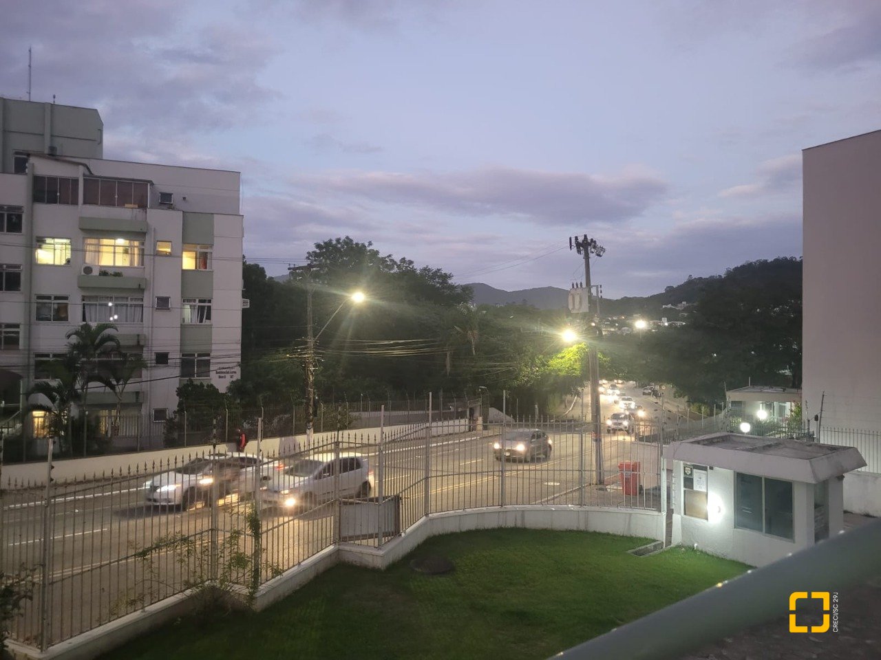 Apartamento com 57m², 2 quartos, 1 garagem, no bairro Carvoeira em Florianópolis