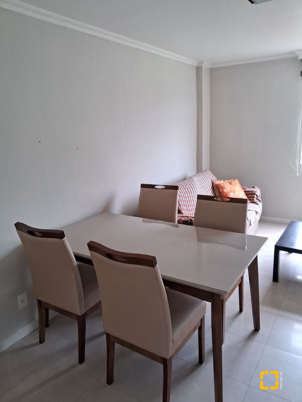 Apartamento com 57m², 2 quartos, 1 garagem, no bairro Carvoeira em Florianópolis