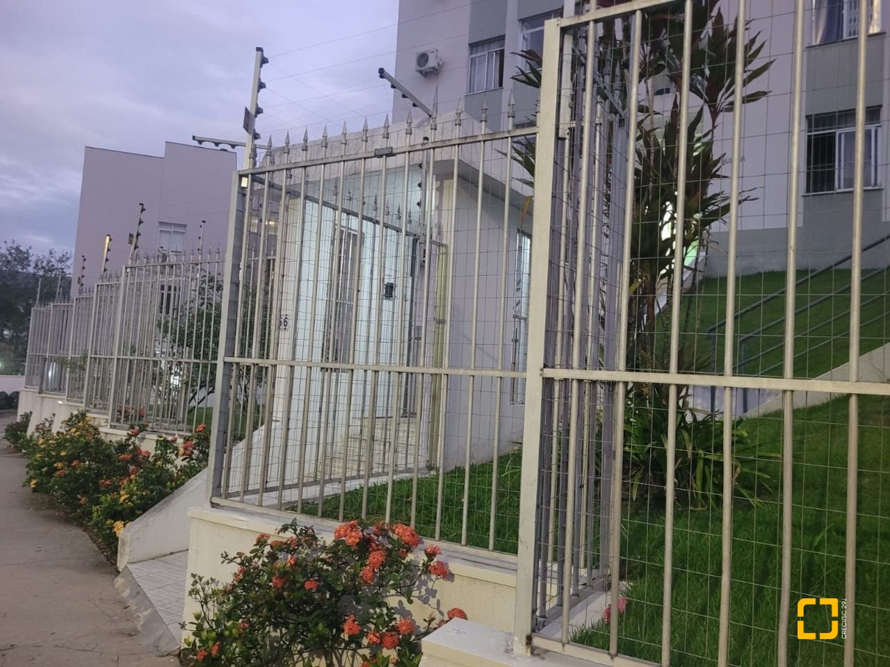 Apartamento com 57m², 2 quartos, 1 garagem, no bairro Carvoeira em Florianópolis