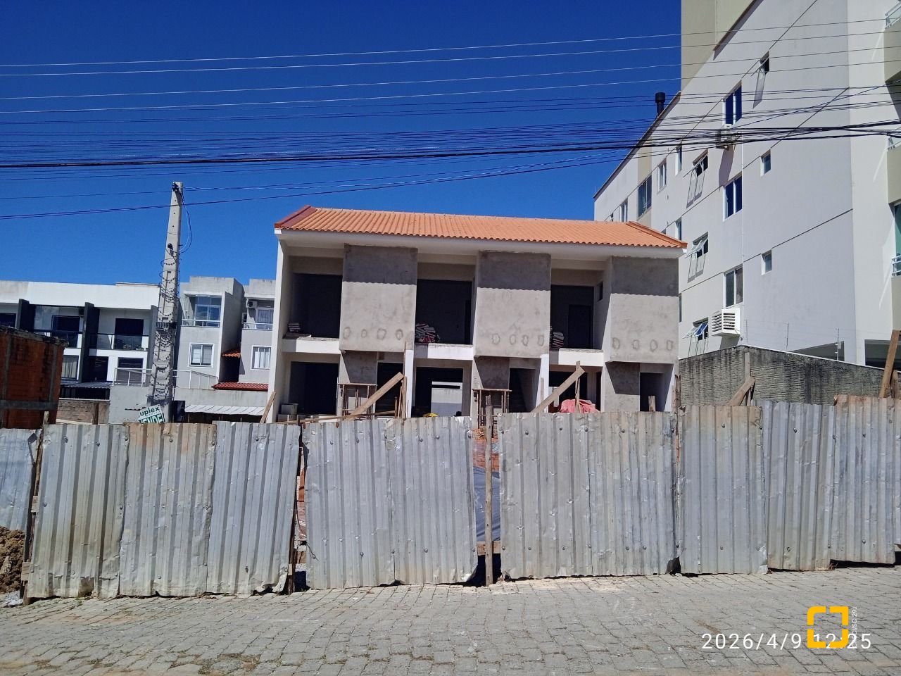 Casa com 70m², 2 quartos (sendo 2 suítes), 1 garagem, no bairro Areias em São José