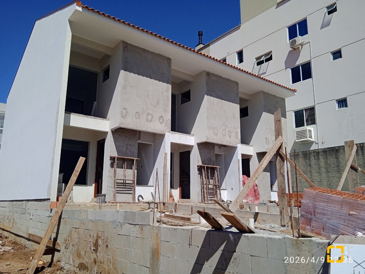 Casa com 70m², 2 quartos (sendo 2 suítes), 1 garagem, no bairro Areias em São José
