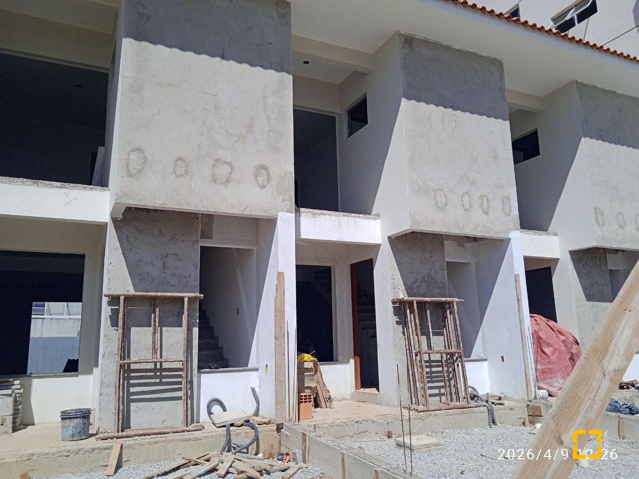 Casa com 70m², 2 quartos (sendo 2 suítes), 1 garagem, no bairro Areias em São José