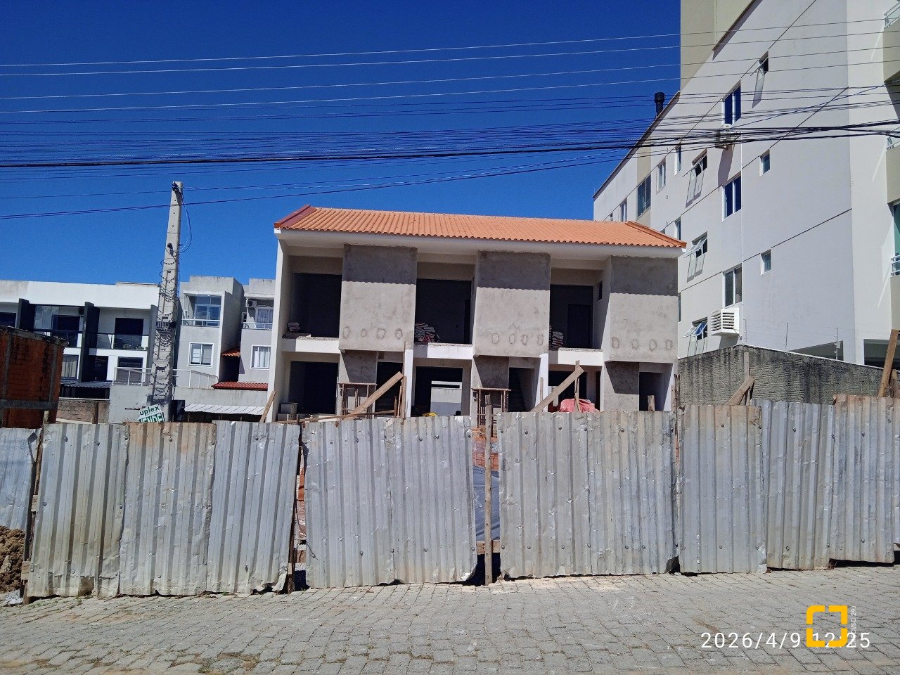 Casa com 72m², 2 quartos (sendo 2 suítes), 1 garagem, no bairro Areias em São José