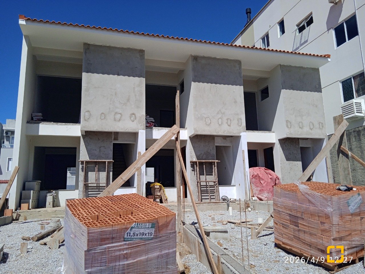 Casa com 72m², 2 quartos (sendo 2 suítes), 1 garagem, no bairro Areias em São José